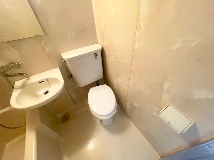 物件内観写真15　(トイレ)