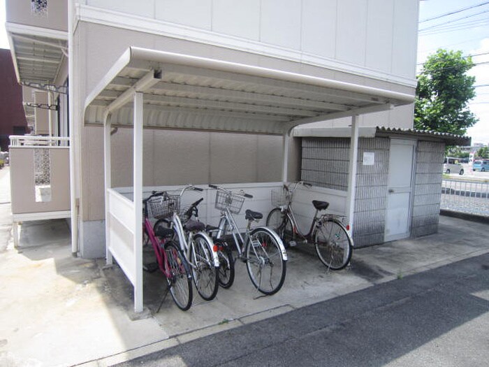 物件外観写真6　(駐輪場)