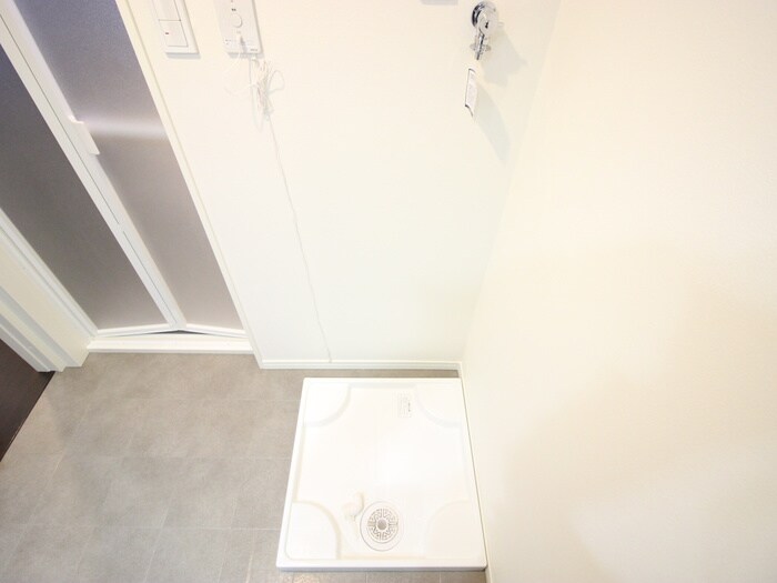 物件内観写真12　(洗濯機置場)