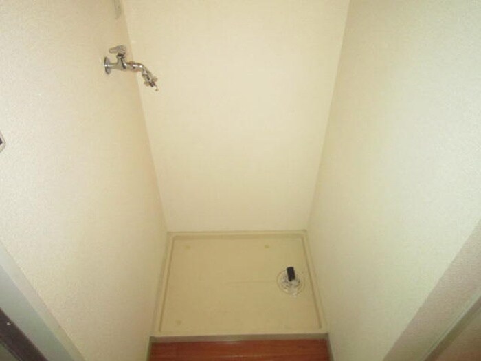 物件内観写真15　(洗濯機置場)