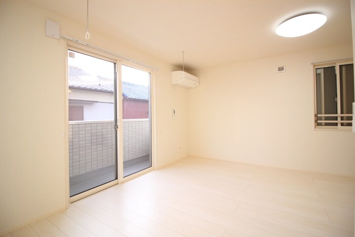 物件内観写真10　(居室)