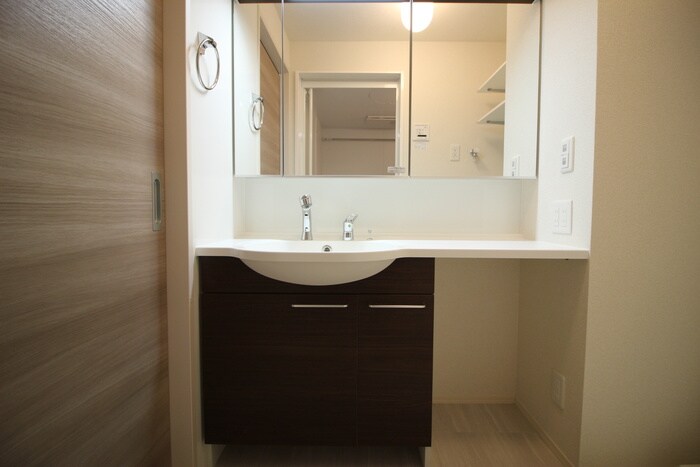 物件内観写真18　(洗面)