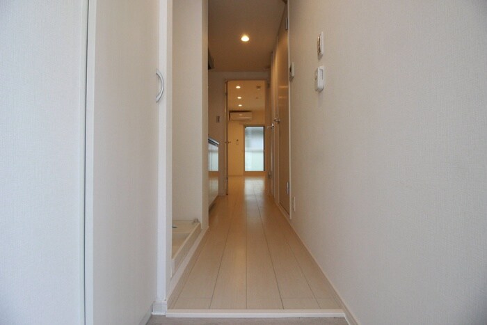 物件内観写真15　(玄関)