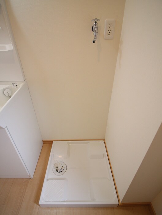 物件内観写真12　(洗濯機置場)