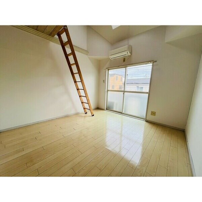 物件内観写真3　(居室)