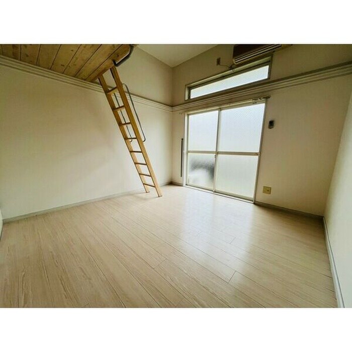 物件内観写真4　(居室)