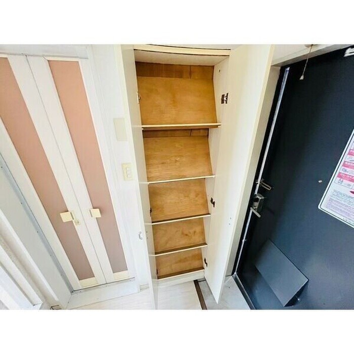 物件内観写真10　(靴箱)