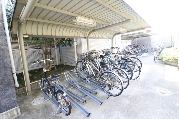 物件外観写真5　(駐輪場)