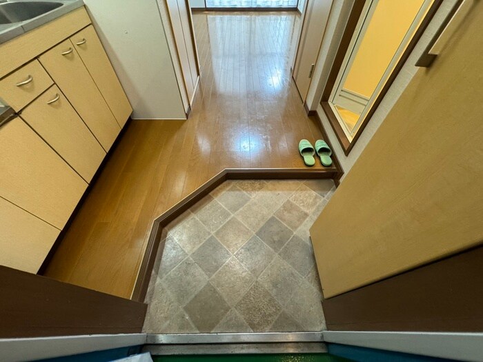 物件内観写真16　(玄関)