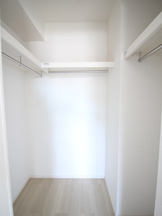 物件内観写真15　(収納)