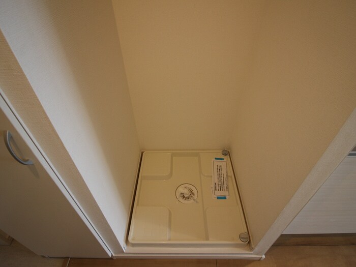 物件内観写真14　(洗濯機置場)