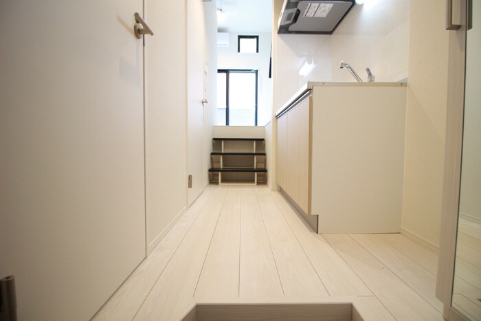 物件内観写真11　(玄関)