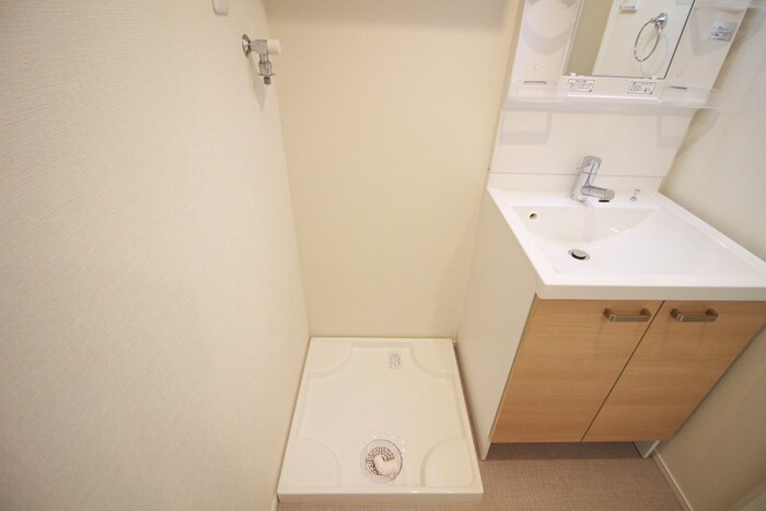 物件内観写真16　(洗濯機置場)