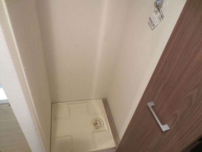 物件内観写真12　(洗濯機置場)