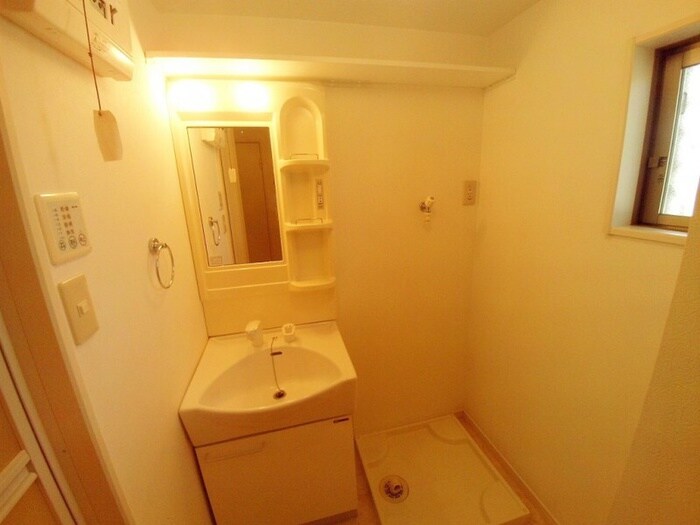 物件内観写真21　(洗濯機置場)