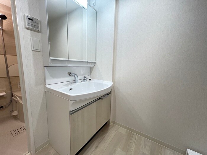 物件内観写真12　(洗面)