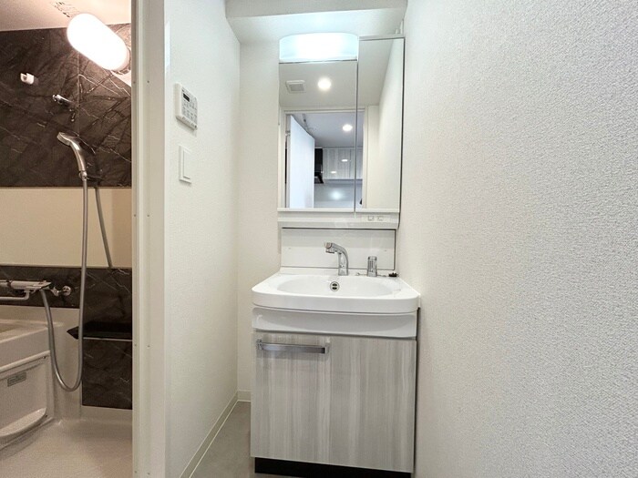 物件内観写真12　(洗面)