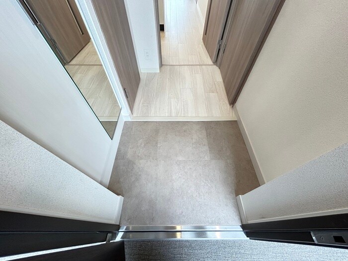 物件内観写真16　(玄関)