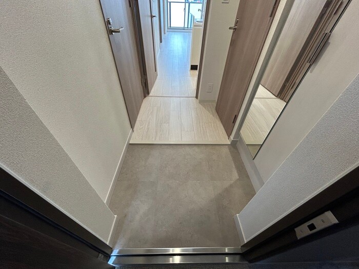 物件内観写真16　(玄関)