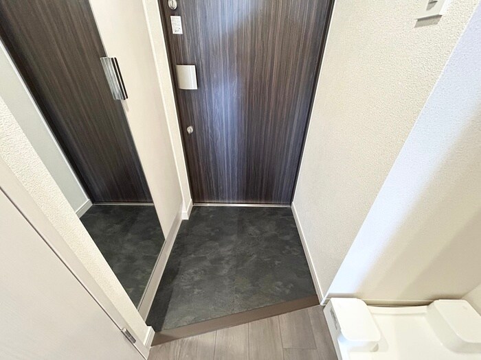 物件内観写真16　(玄関)