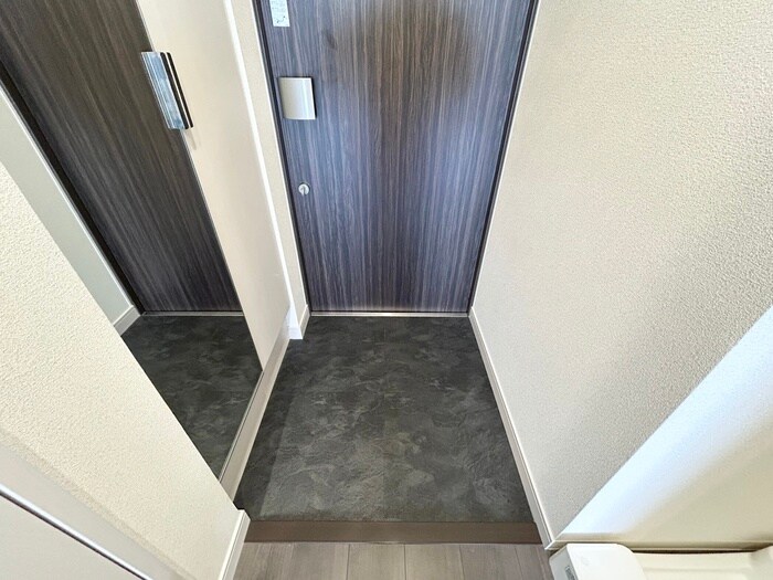 物件内観写真16　(玄関)