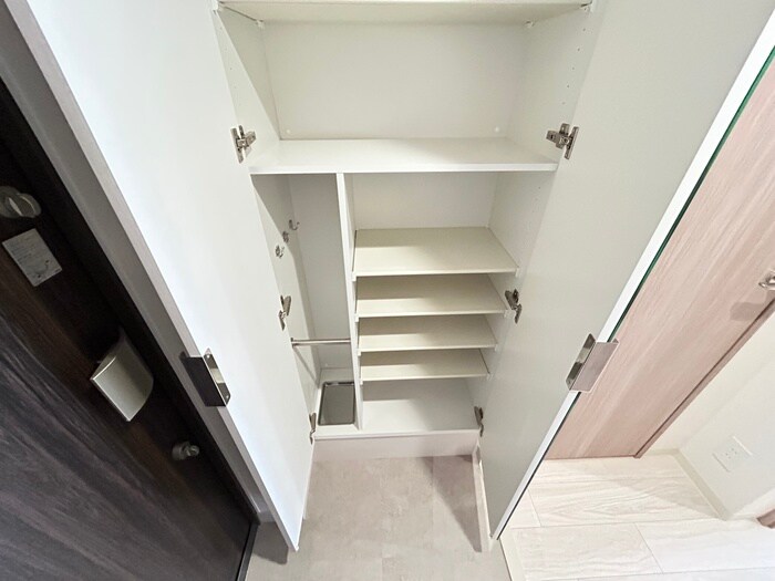 物件内観写真18　(靴箱)