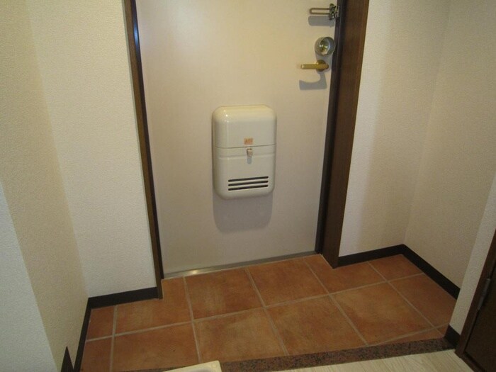 物件内観写真15　(玄関)