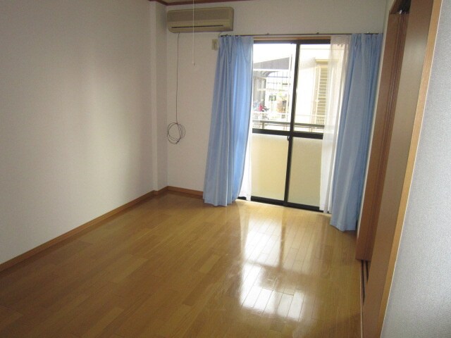 物件内観写真5　(居室)