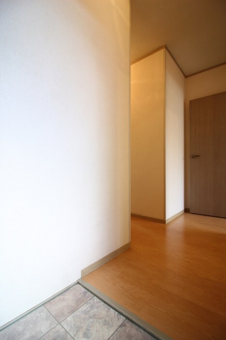 物件内観写真7　(玄関)