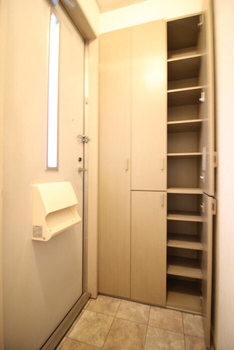 物件内観写真8　(靴箱)