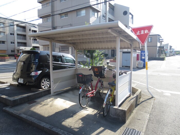 物件外観写真5　(駐輪場)