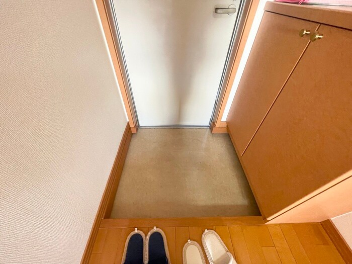 物件内観写真16　(玄関)