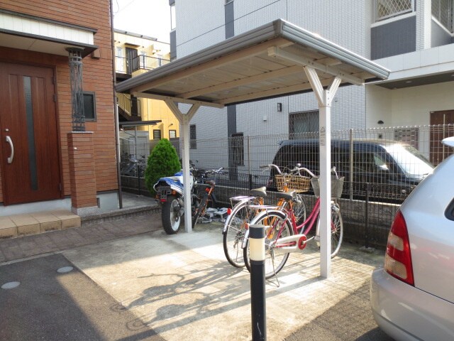 物件外観写真3　(駐輪場)