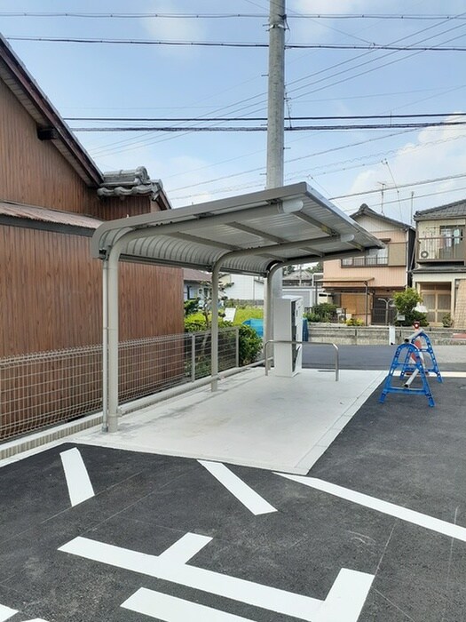 物件外観写真2　(駐輪場)