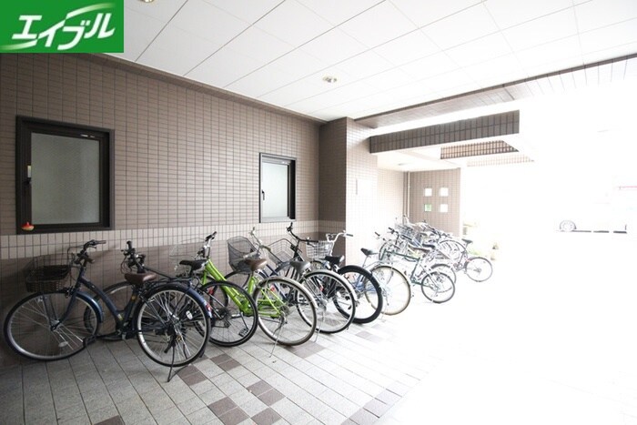 物件外観写真6　(駐輪場)