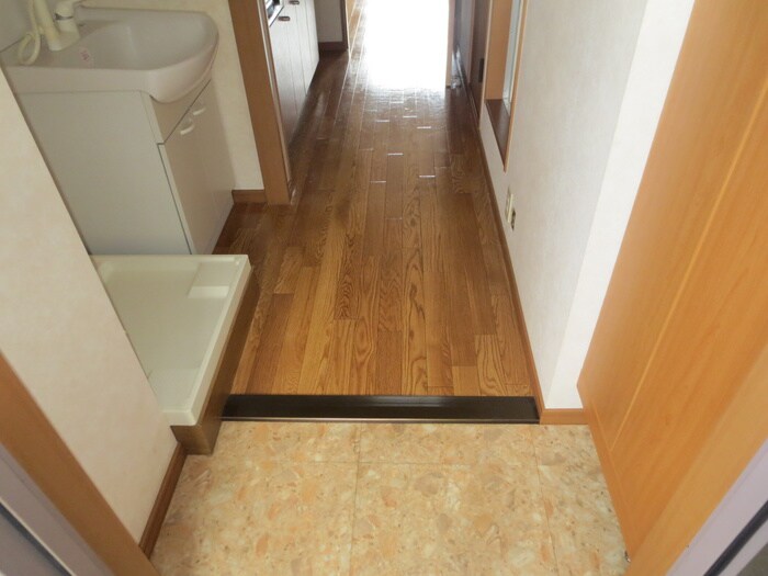 物件内観写真22　(玄関)