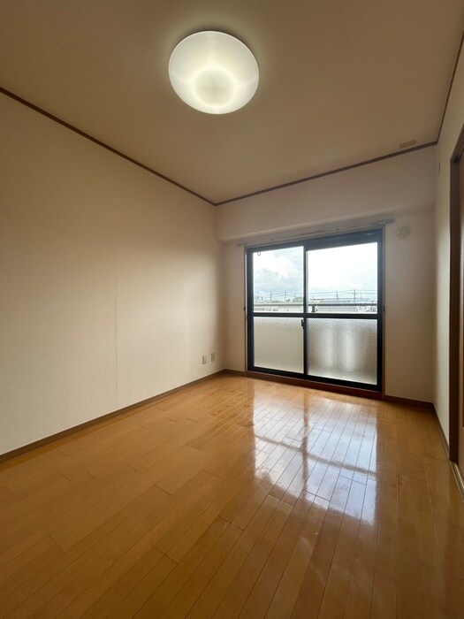 物件内観写真4　(居室)