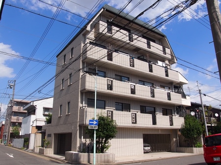 垣戸マンション外観写真
