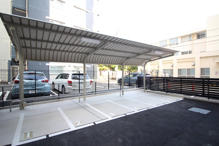 物件外観写真6　(バイク置き場)