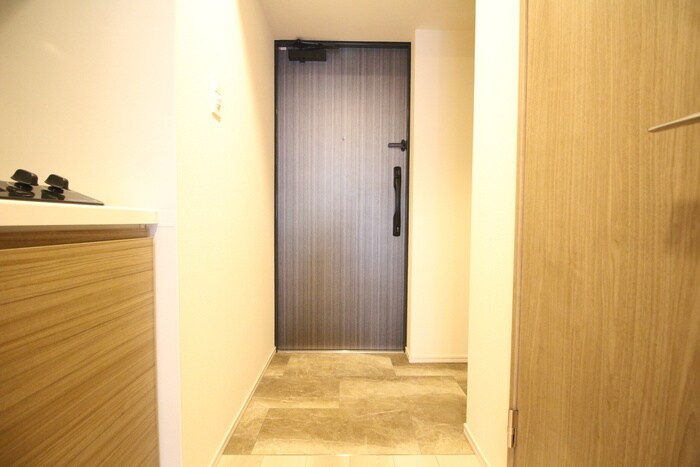 物件内観写真16　(玄関)