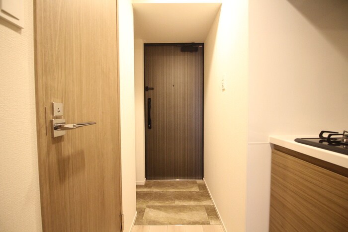 物件内観写真16　(玄関)