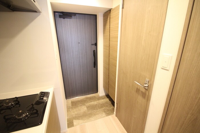 物件内観写真16　(玄関)