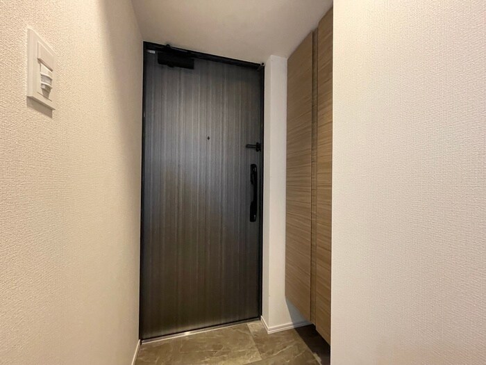 物件内観写真17　(玄関)