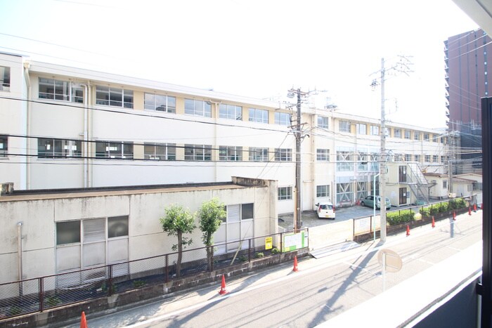 物件内観写真22　(室内からの展望)