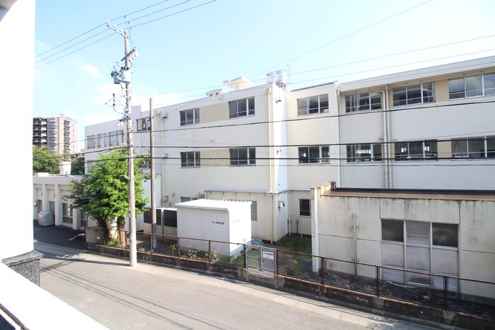 物件内観写真22　(室内からの展望)