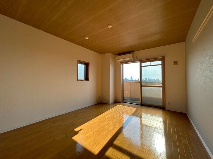 物件内観写真4　(居室)