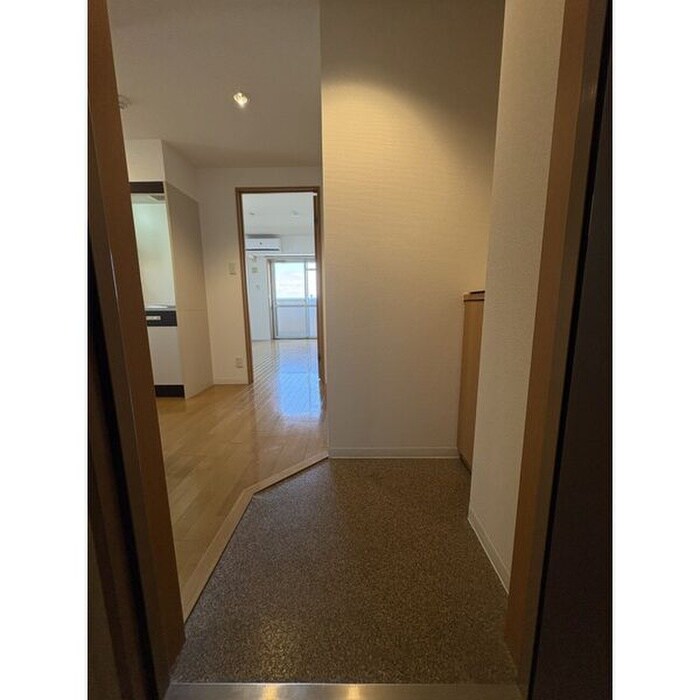 物件内観写真13　(玄関)