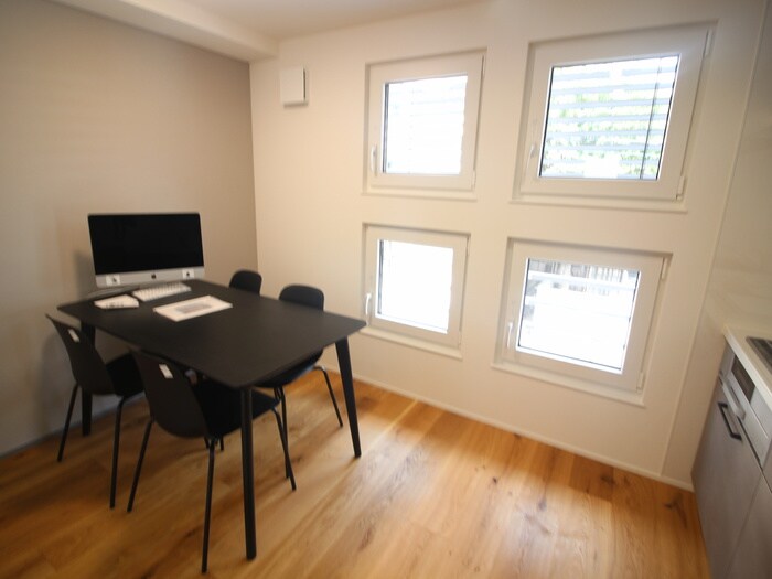 物件内観写真2　(居室)