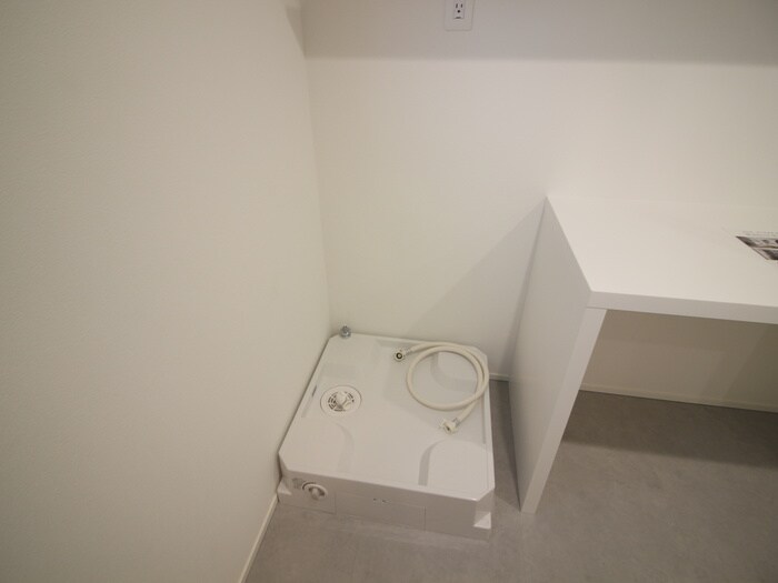 物件内観写真9　(洗濯機置場)