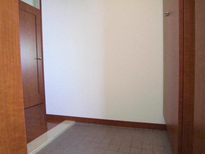 物件内観写真7　(玄関)